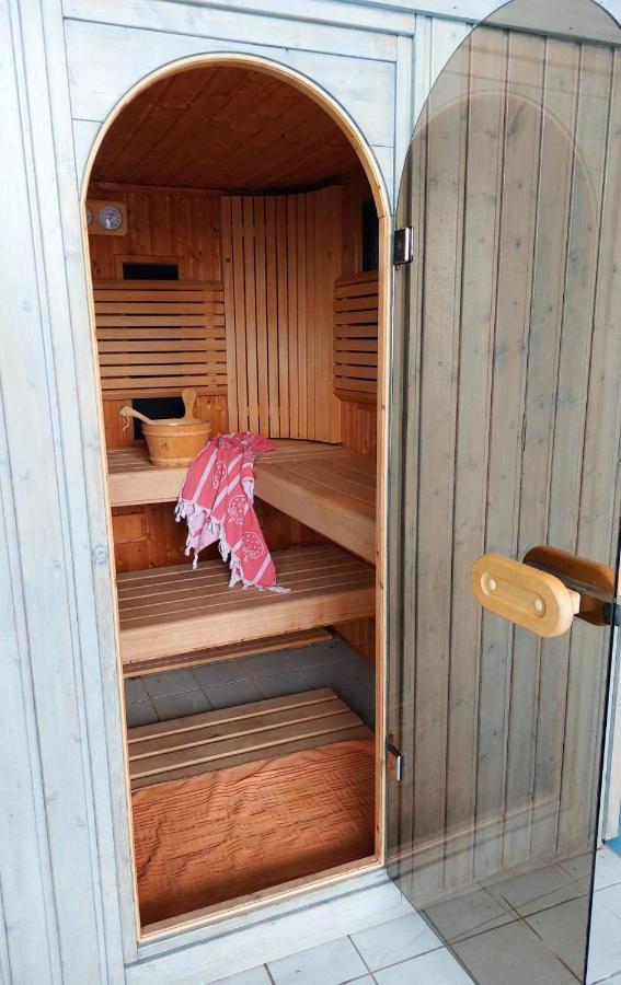Luxe Gastenverblijf In Het Hart Van Friesland Akkrum Extérieur photo